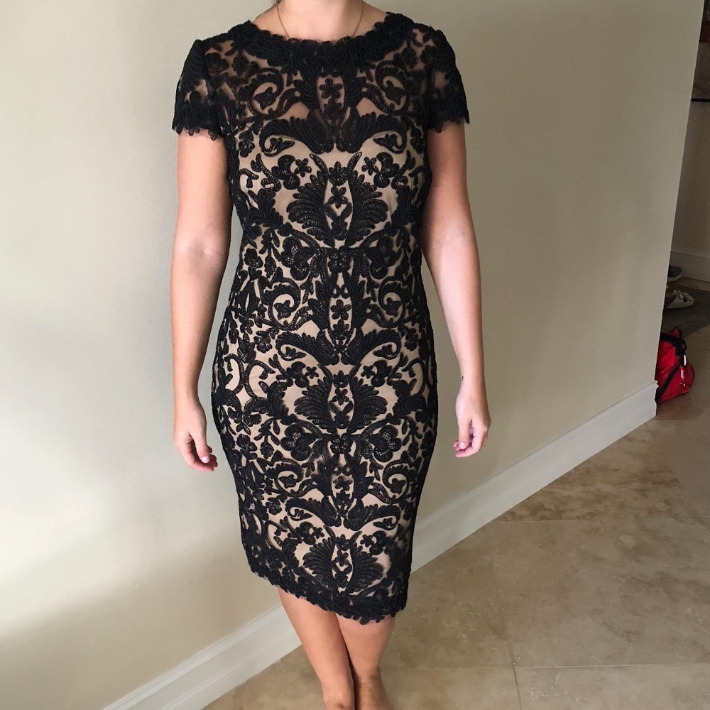 Tadashi Shoji Designer Lace Cocktail dress SZ 6
